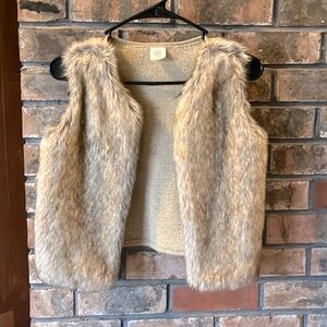 Girls faux fur vest L 10/12